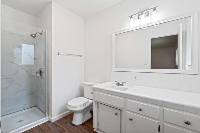 2707 Warwick Ln, Modesto, CA 95350