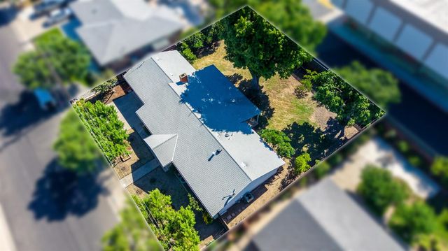 2707 Warwick Ln, Modesto, CA 95350