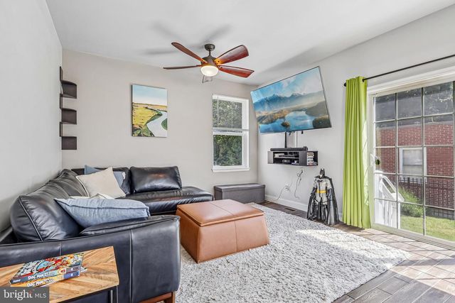 311 SAINT MARY ST, Burlington, NJ 08016