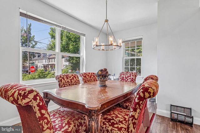 311 SAINT MARY ST, Burlington, NJ 08016