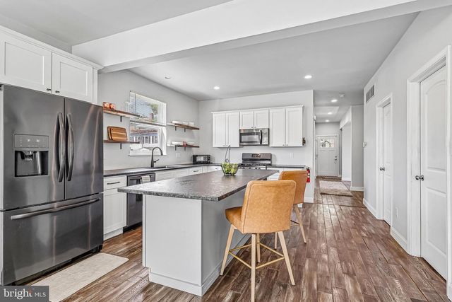 311 SAINT MARY ST, Burlington, NJ 08016