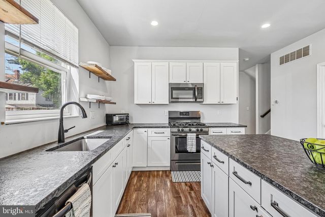 311 SAINT MARY ST, Burlington, NJ 08016