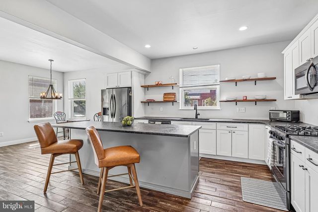 311 SAINT MARY ST, Burlington, NJ 08016