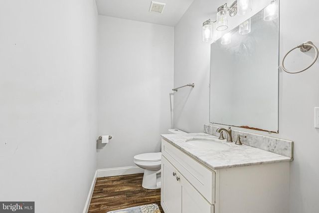 311 SAINT MARY ST, Burlington, NJ 08016