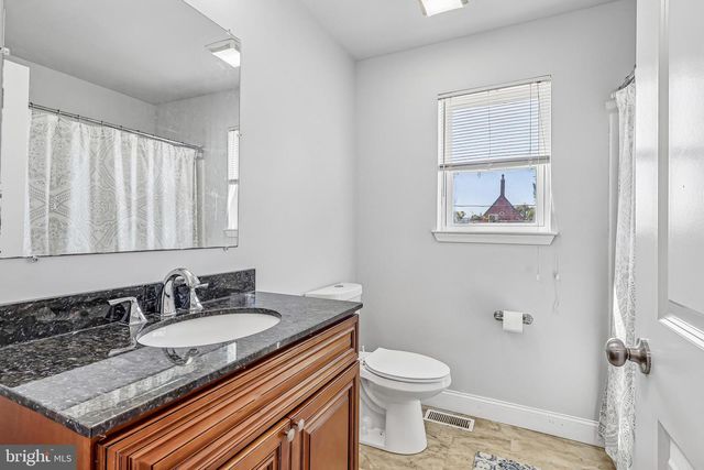 311 SAINT MARY ST, Burlington, NJ 08016