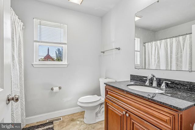 311 SAINT MARY ST, Burlington, NJ 08016
