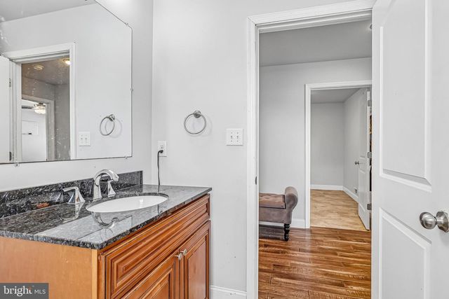 311 SAINT MARY ST, Burlington, NJ 08016