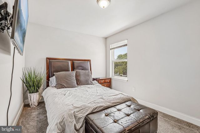 311 SAINT MARY ST, Burlington, NJ 08016