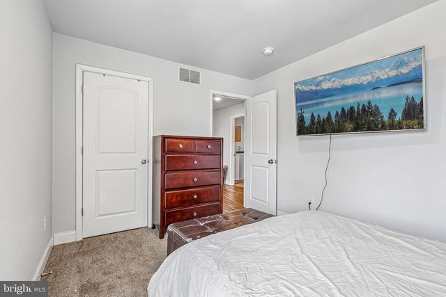 311 SAINT MARY ST, Burlington, NJ 08016
