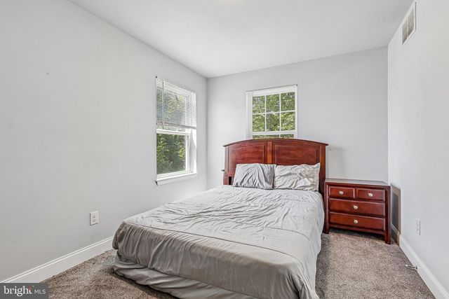 311 SAINT MARY ST, Burlington, NJ 08016