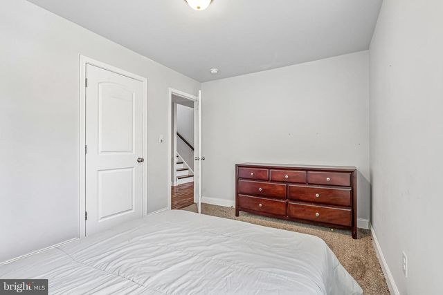 311 SAINT MARY ST, Burlington, NJ 08016