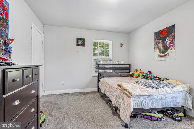 311 SAINT MARY ST, Burlington, NJ 08016