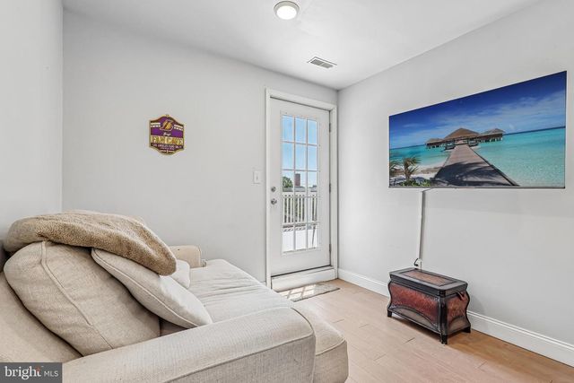 311 SAINT MARY ST, Burlington, NJ 08016
