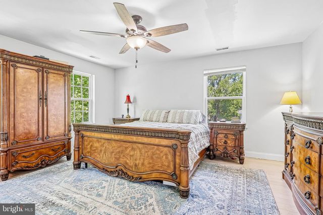 311 SAINT MARY ST, Burlington, NJ 08016