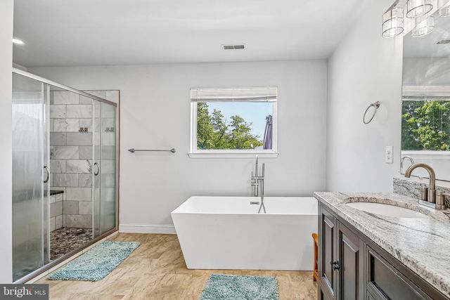 311 SAINT MARY ST, Burlington, NJ 08016