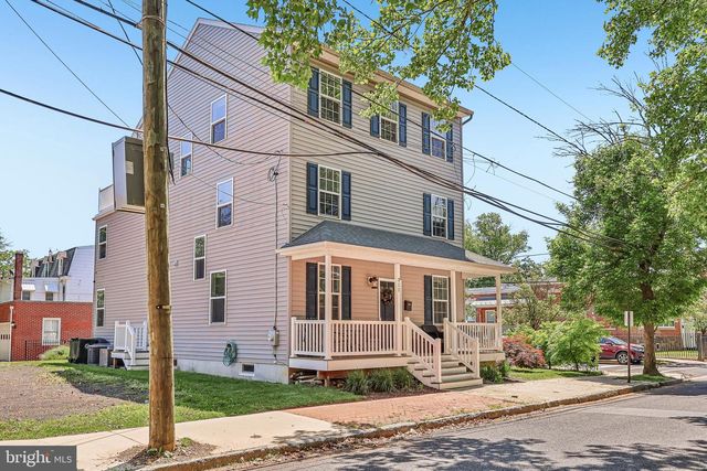 311 SAINT MARY ST, Burlington, NJ 08016