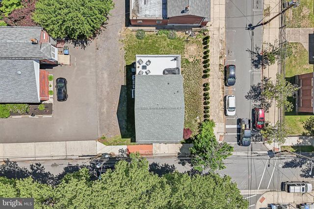 311 SAINT MARY ST, Burlington, NJ 08016