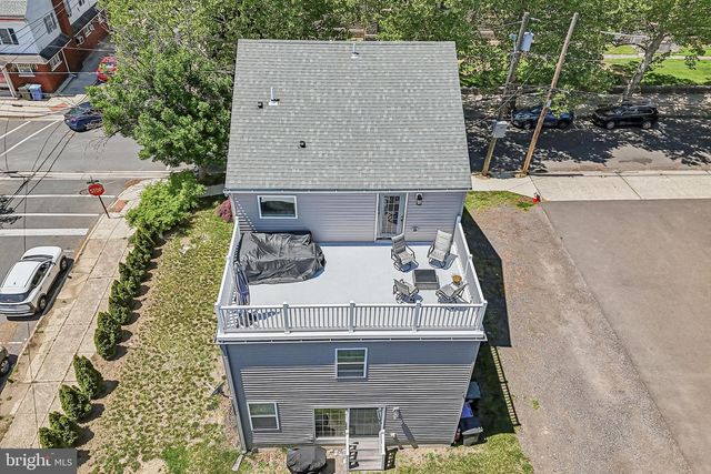 311 SAINT MARY ST, Burlington, NJ 08016