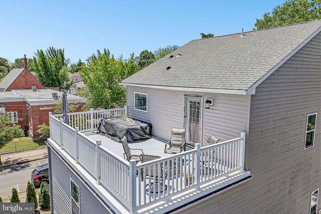 311 SAINT MARY ST, Burlington, NJ 08016