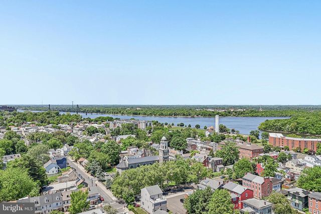 311 SAINT MARY ST, Burlington, NJ 08016