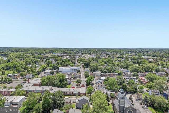 311 SAINT MARY ST, Burlington, NJ 08016