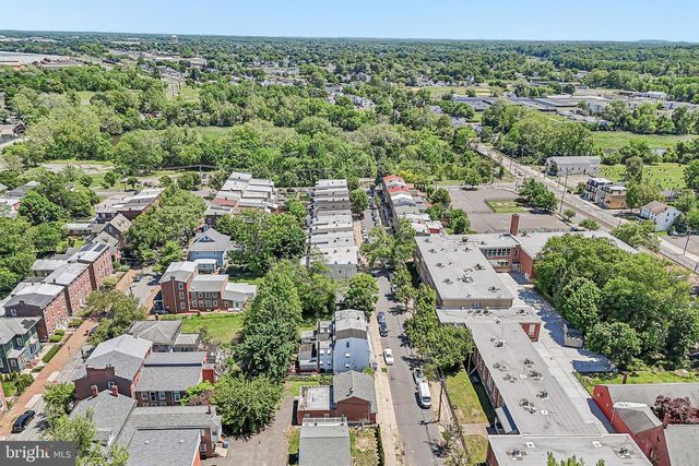 311 SAINT MARY ST, Burlington, NJ 08016