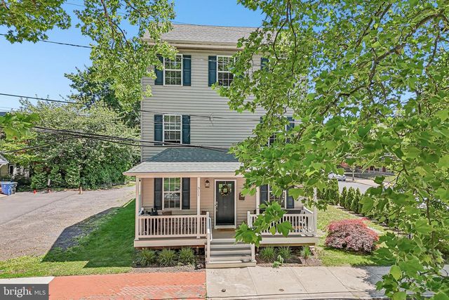 311 SAINT MARY ST, Burlington, NJ 08016