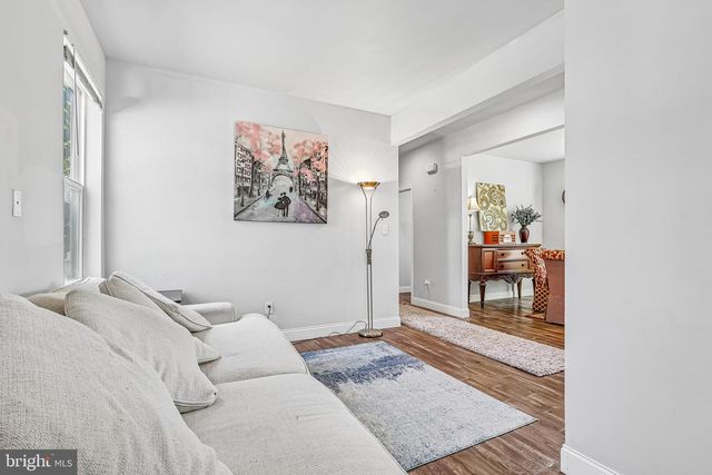 311 SAINT MARY ST, Burlington, NJ 08016