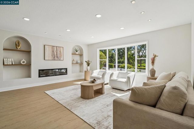 1857 Del Este St, Lafayette, CA 94549