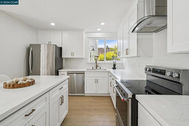 1857 Del Este St, Lafayette, CA 94549