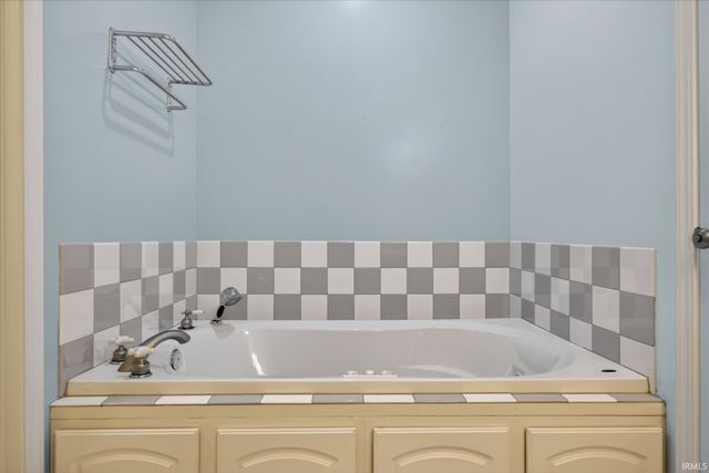 1405 W Countryside Lane, Bloomington, IN 47403