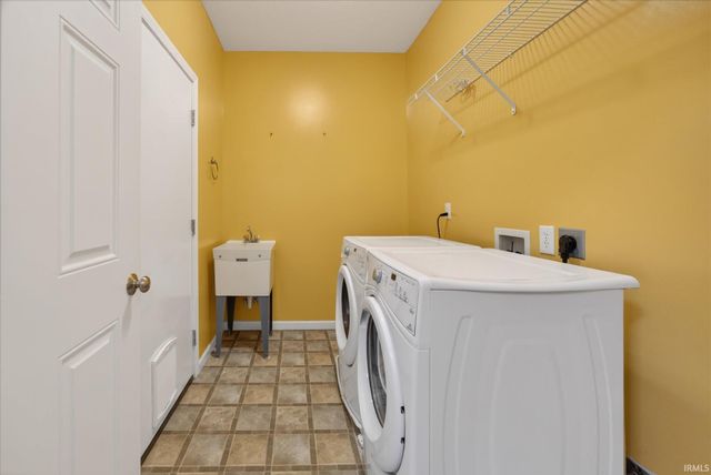 1405 W Countryside Lane, Bloomington, IN 47403