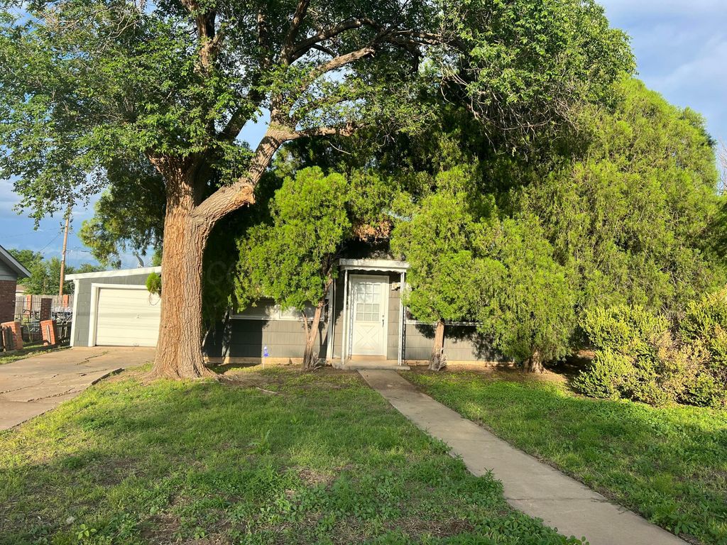 1906 N HUGHES Street, Amarillo, TX 79107