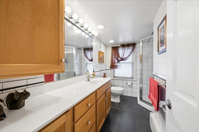 5725 N SACRAMENTO Avenue, Chicago, IL 60659