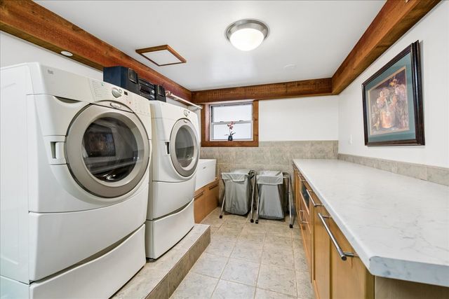 5725 N SACRAMENTO Avenue, Chicago, IL 60659