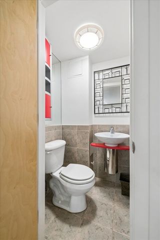 5725 N SACRAMENTO Avenue, Chicago, IL 60659