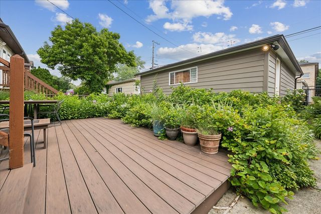 5725 N SACRAMENTO Avenue, Chicago, IL 60659
