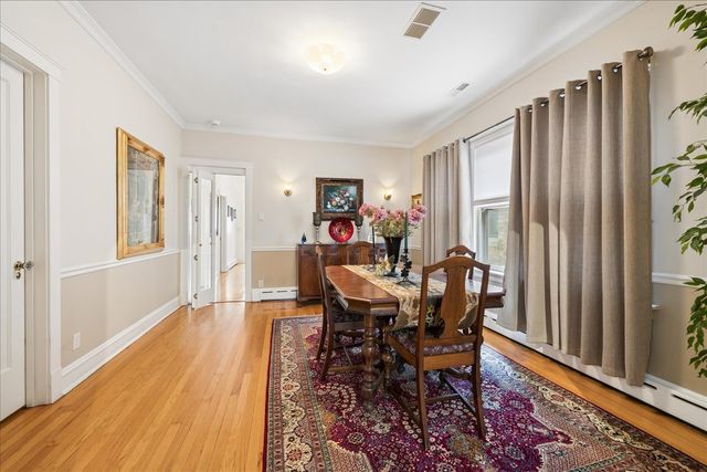 5725 N SACRAMENTO Avenue, Chicago, IL 60659