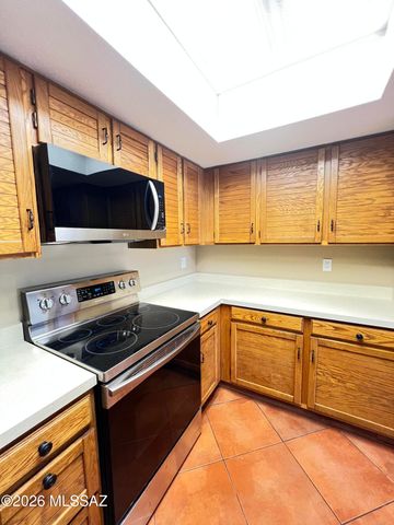 10117 E Arizmo Street, Tucson, AZ 85748