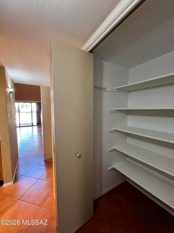 10117 E Arizmo Street, Tucson, AZ 85748