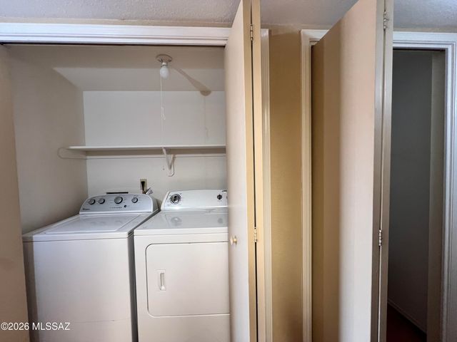 10117 E Arizmo Street, Tucson, AZ 85748