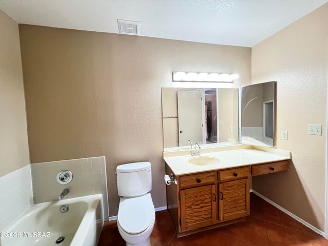 10117 E Arizmo Street, Tucson, AZ 85748