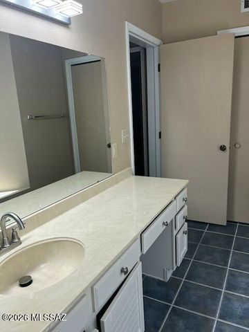10117 E Arizmo Street, Tucson, AZ 85748