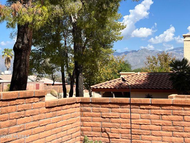 10117 E Arizmo Street, Tucson, AZ 85748