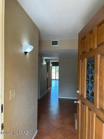 10117 E Arizmo Street, Tucson, AZ 85748