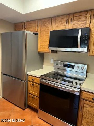 10117 E Arizmo Street, Tucson, AZ 85748