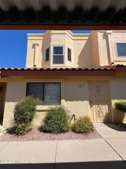 10117 E Arizmo Street, Tucson, AZ 85748