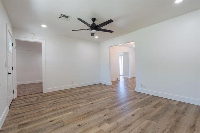 1105 N McKinley Avenue, Shawnee, OK 74801