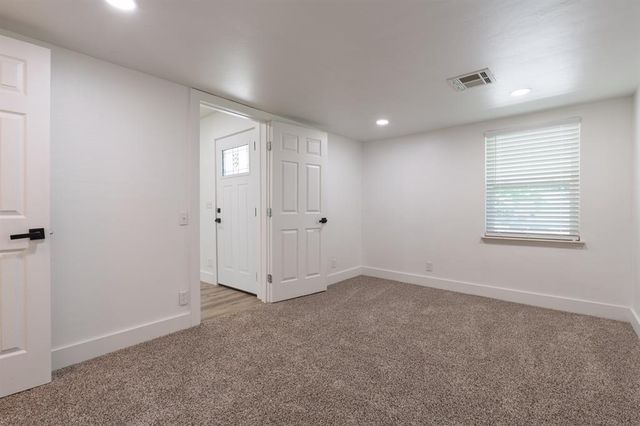 1105 N McKinley Avenue, Shawnee, OK 74801