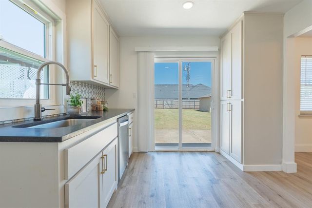 1105 N McKinley Avenue, Shawnee, OK 74801